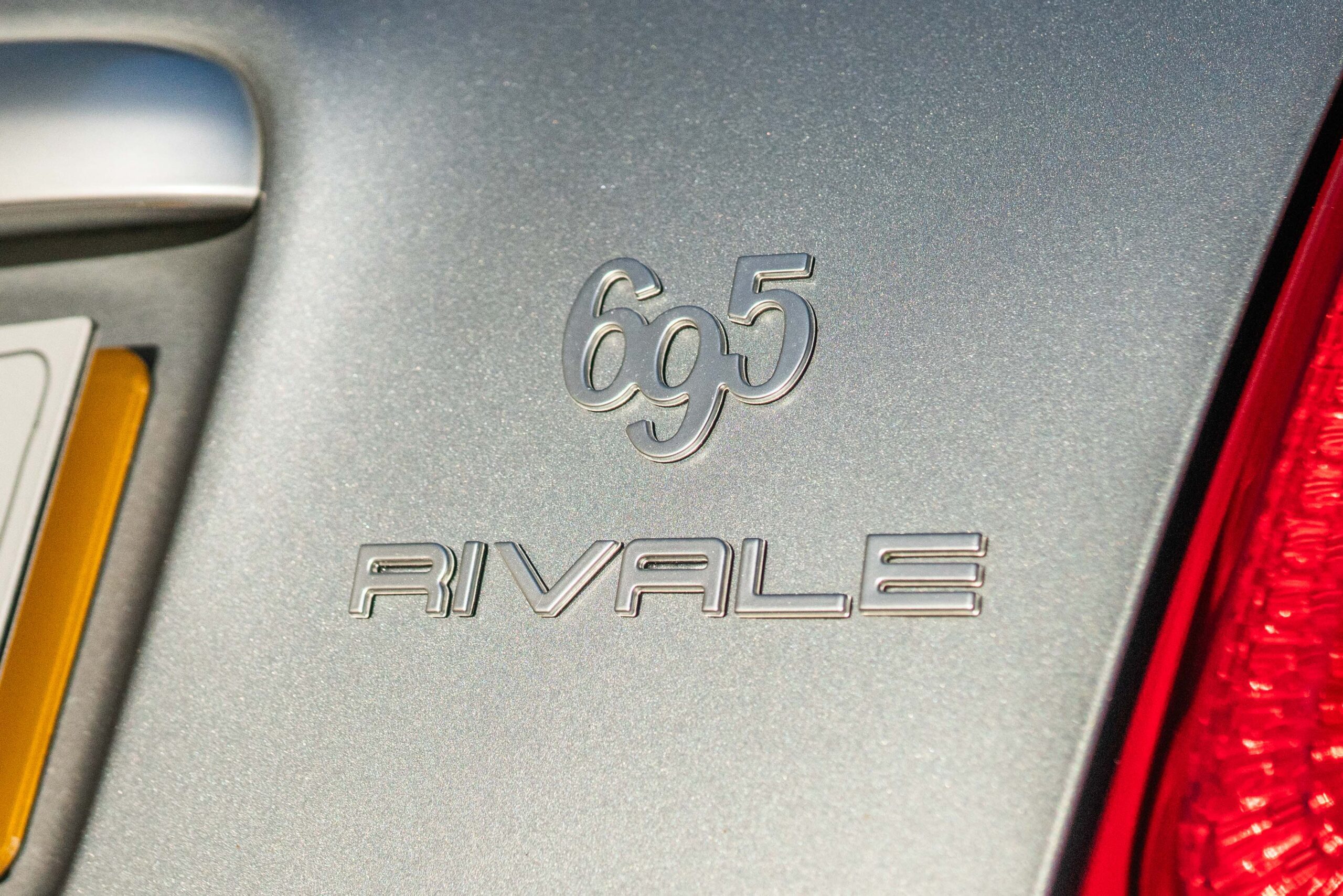 695 Rivale - Car-Iconics