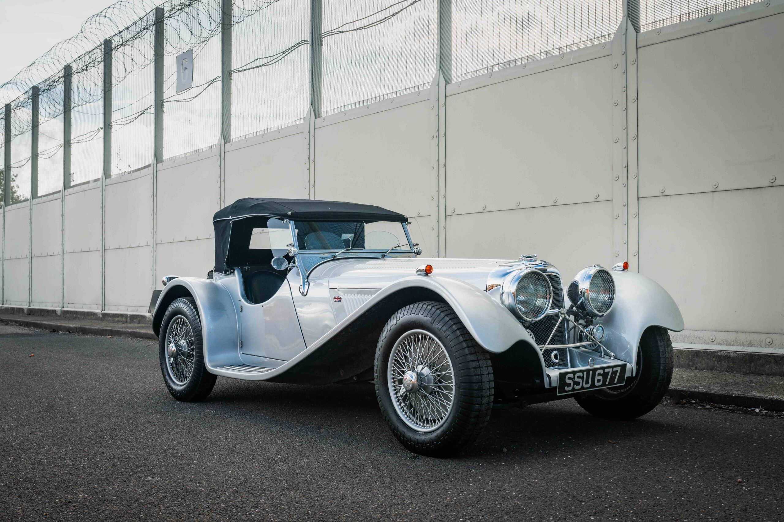SS100 - Car-Iconics