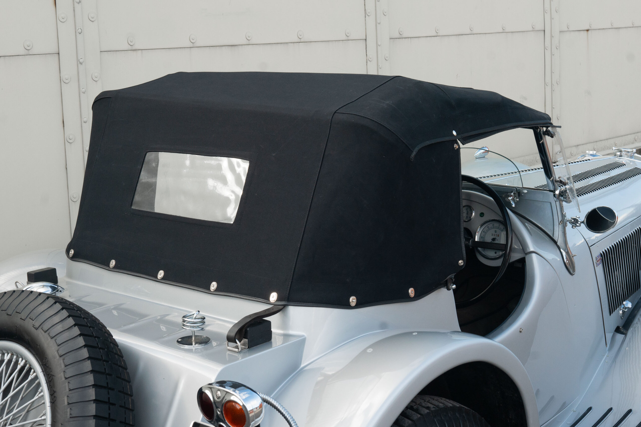 SS100 - Car-Iconics