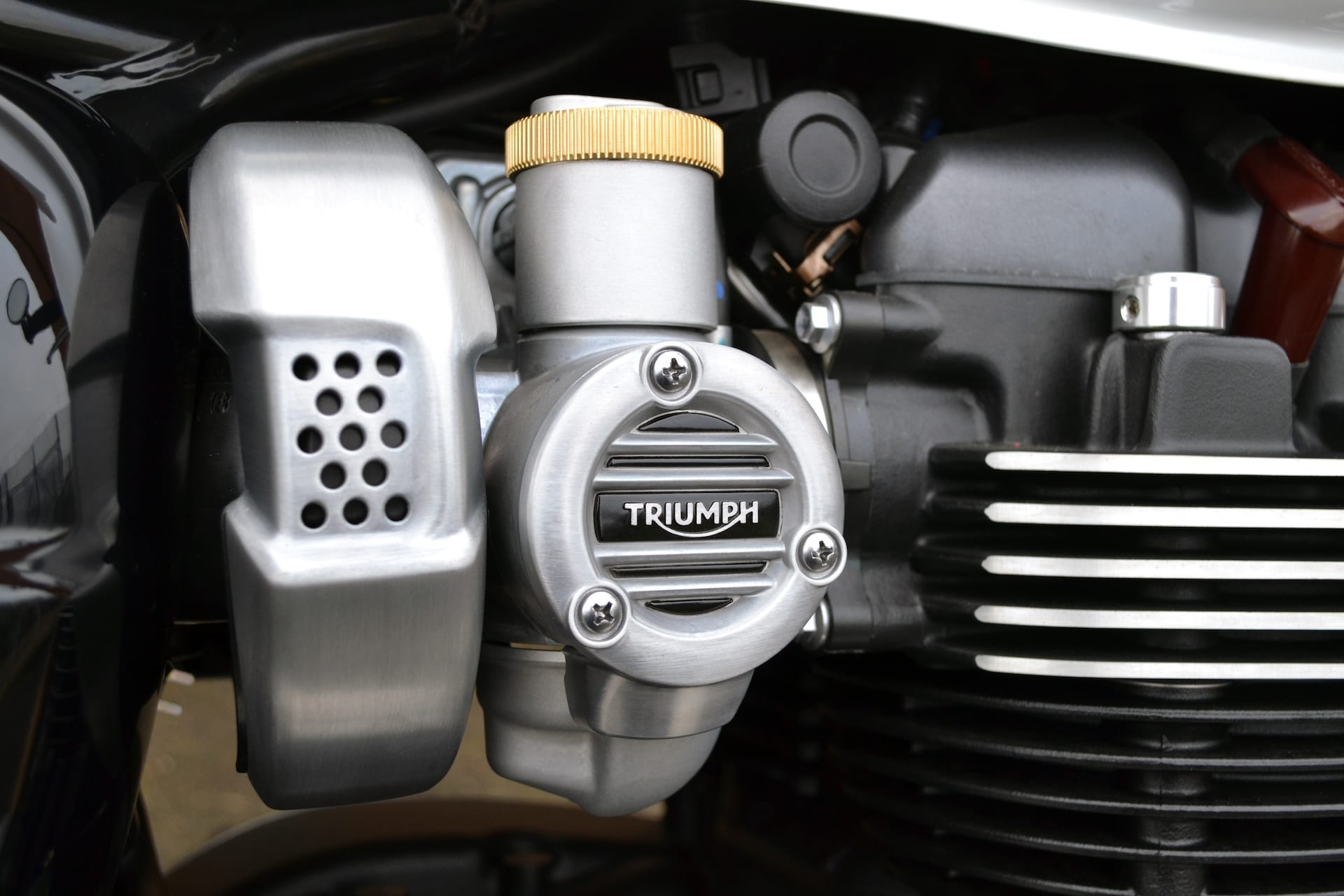 Thruxton R - Car-Iconics