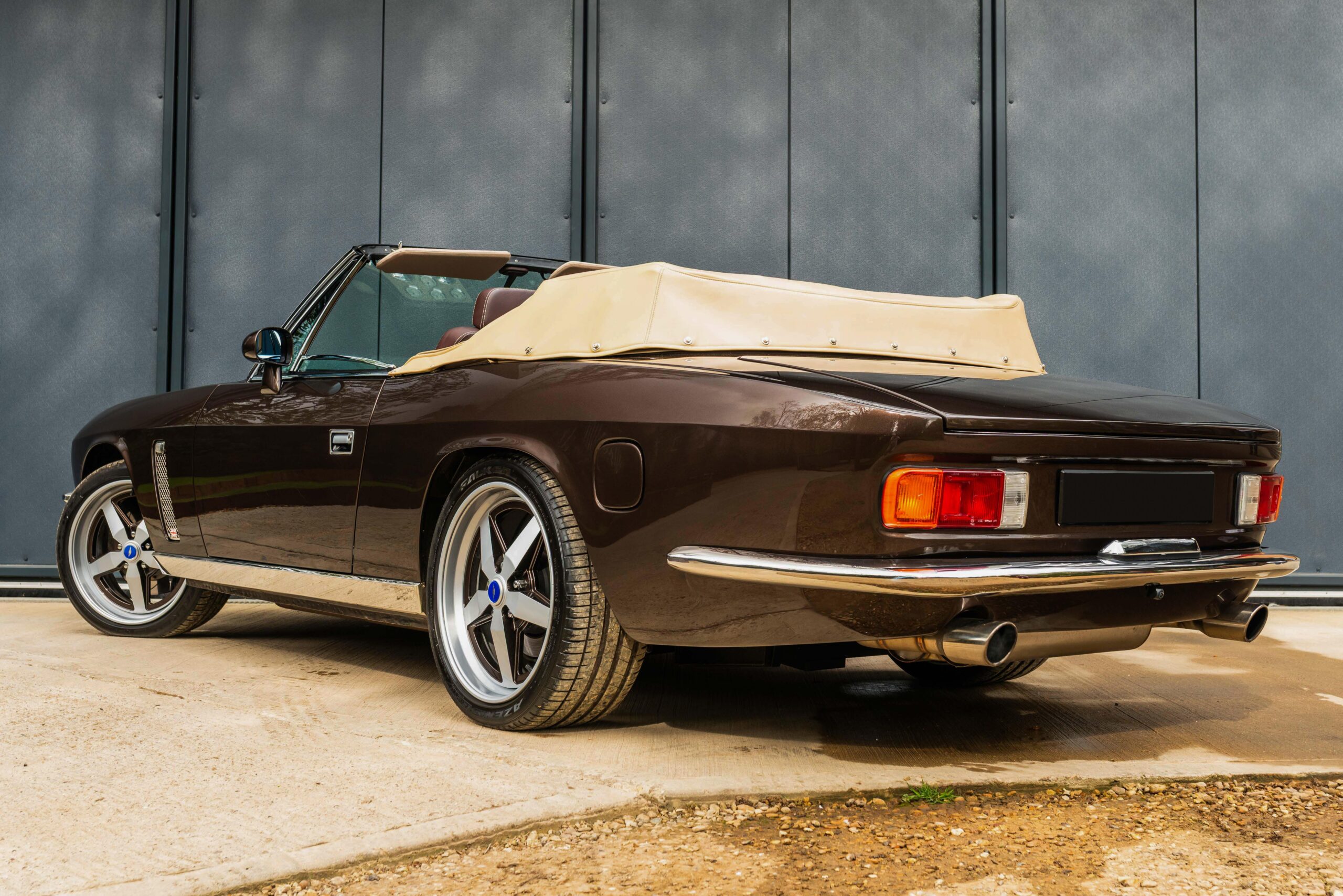 JIA Interceoptor R Cabriolet - Car-Iconics