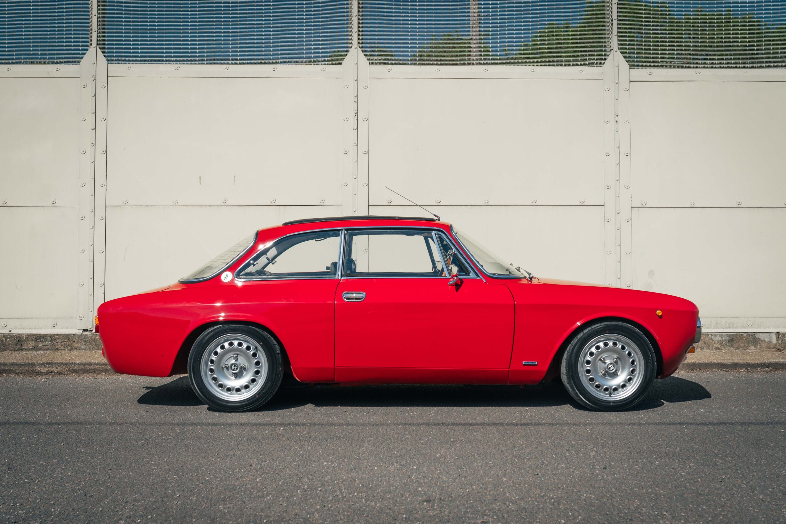 2000 GTV - Car-Iconics